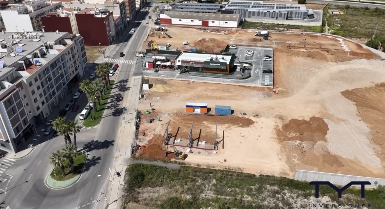 Parque comercial Almazora